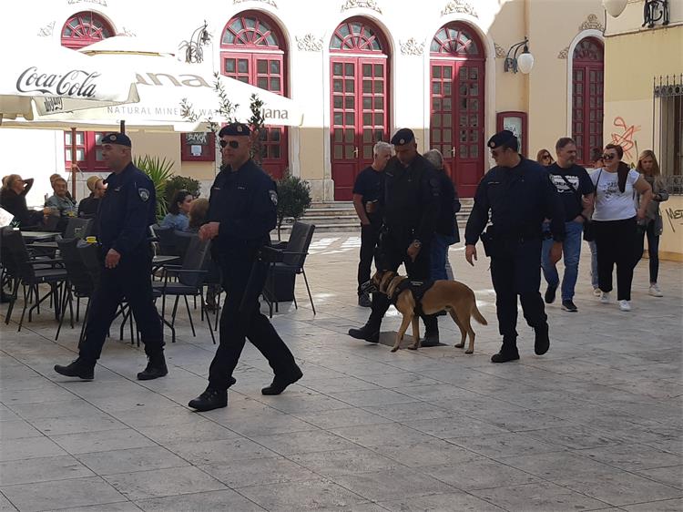 Slika \PU_SK\Galerije\2022\Prisutnost policije-pas\20221103_113601.jpg